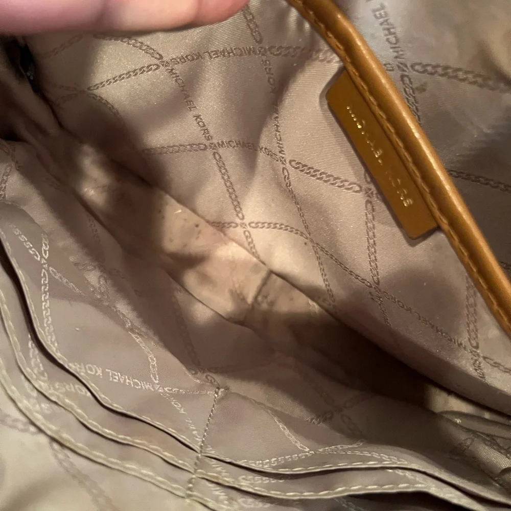 Michael Kors Jet Set East West Crossbody Vanilla/Tan Color EUC